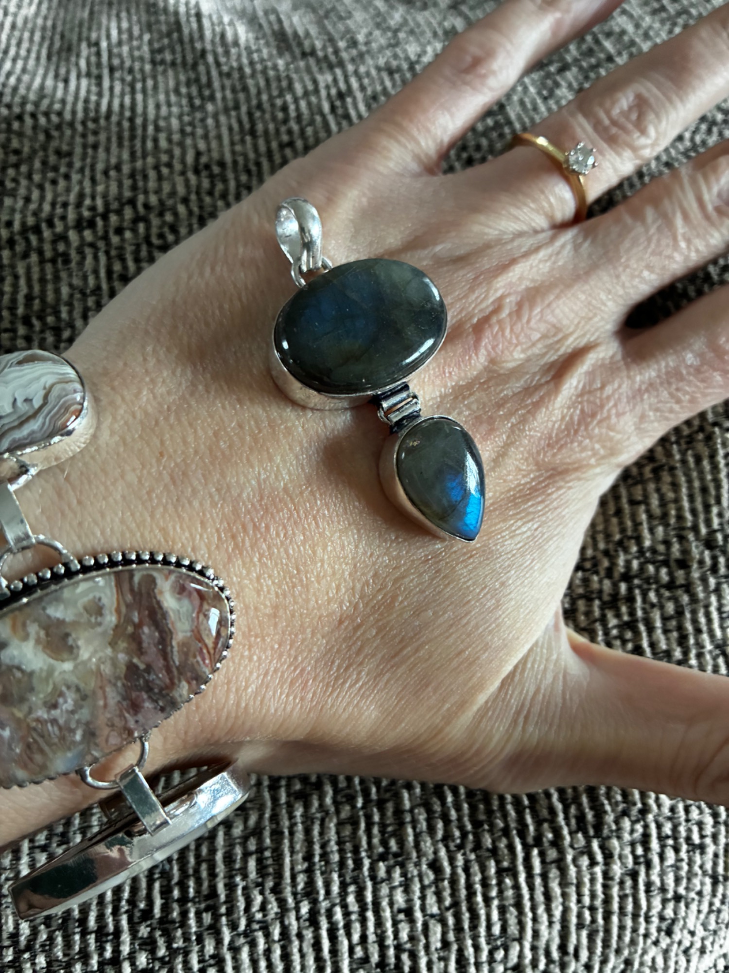 Captured Starlight Labradorite Pendant - Image 2