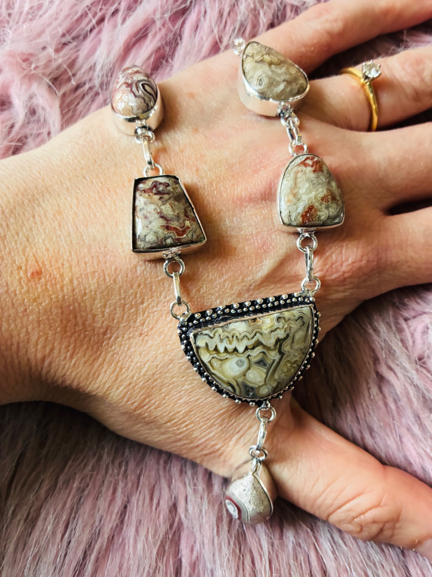 Whispering Canyon Mexican Laguna Lace Cascade Necklace